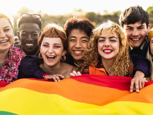 Schaffung inklusiver Arbeitsumgebungen: Umgang mit LGBTQ+ Gesprächen am österreichischen Arbeitsplatz